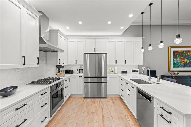 14811 Meadow Lane, Leawood, KS 66224