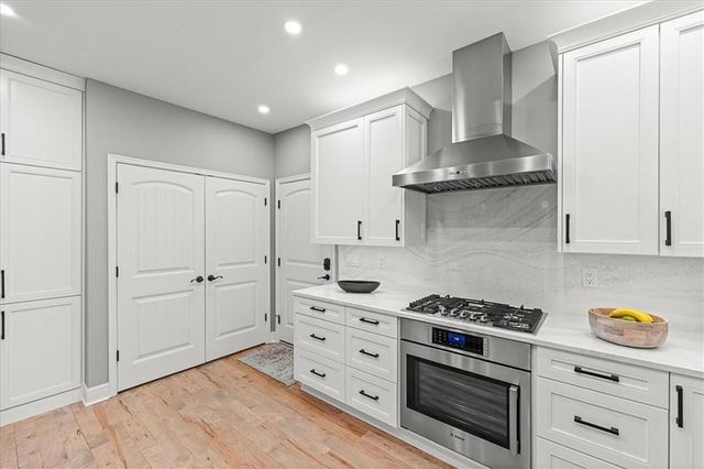 14811 Meadow Lane, Leawood, KS 66224