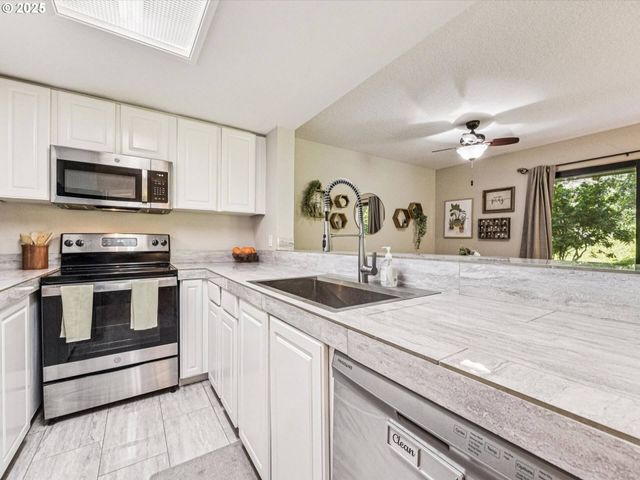 9908 Se TALBERT St, Clackamas, OR 97015