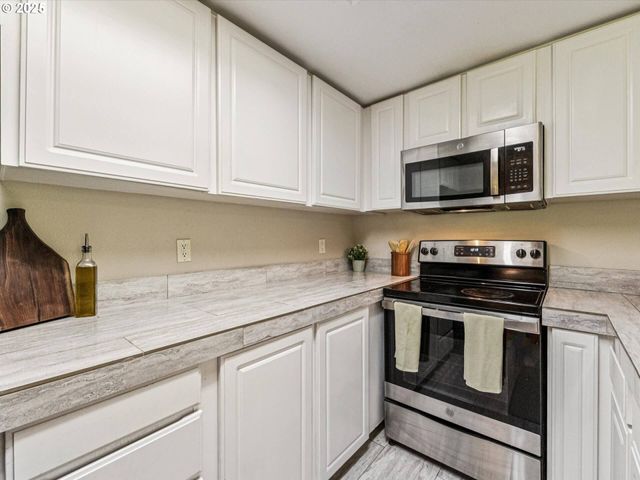 9908 Se TALBERT St, Clackamas, OR 97015