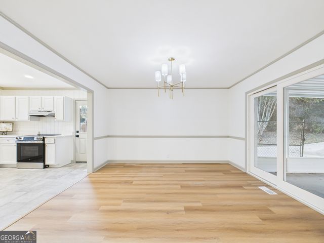 1068 S Pine Knoll Drive, Macon, GA 31204