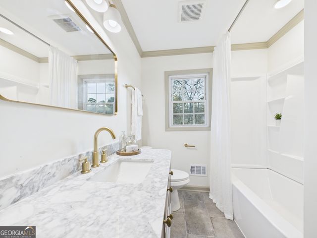 1068 S Pine Knoll Drive, Macon, GA 31204