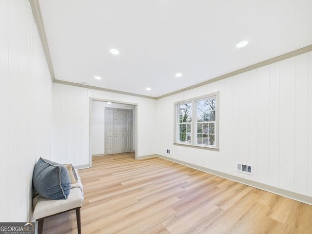 1068 S Pine Knoll Drive, Macon, GA 31204