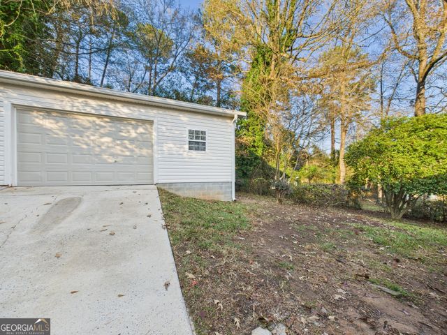 1068 S Pine Knoll Drive, Macon, GA 31204