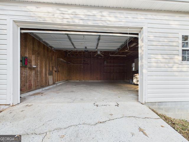 1068 S Pine Knoll Drive, Macon, GA 31204