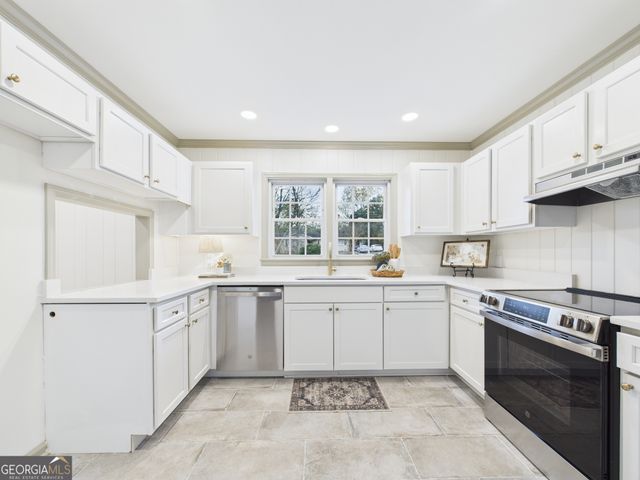 1068 S Pine Knoll Drive, Macon, GA 31204