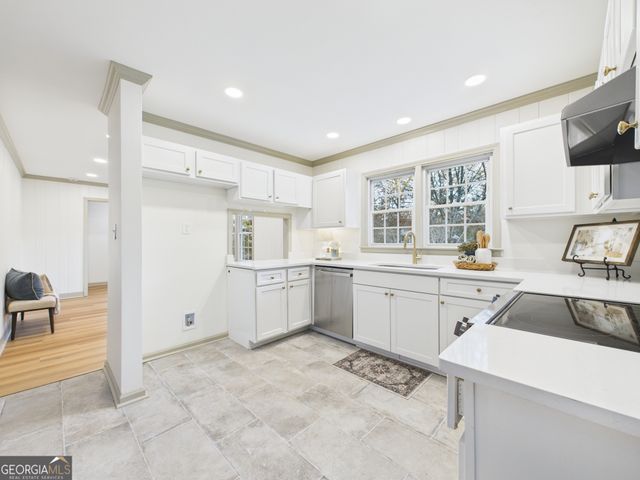 1068 S Pine Knoll Drive, Macon, GA 31204