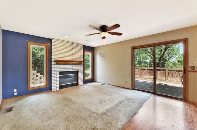 1202 S Stoneybrook Cir, Wichita, KS 67207