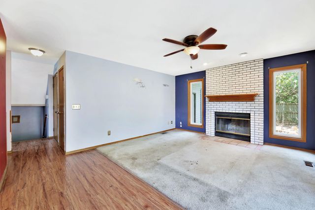 1202 S Stoneybrook Cir, Wichita, KS 67207