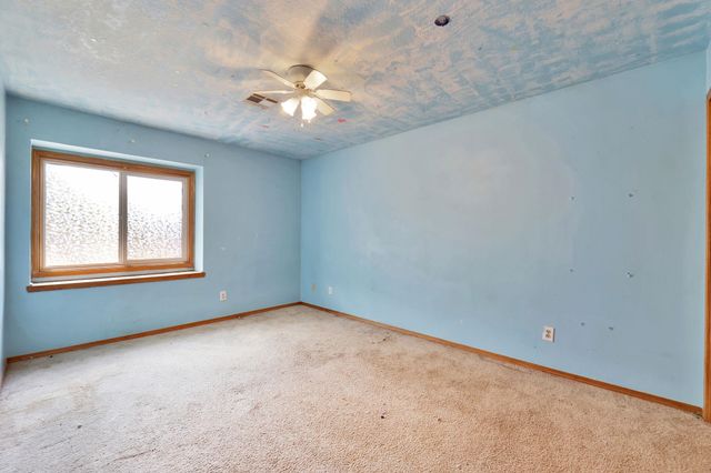 1202 S Stoneybrook Cir, Wichita, KS 67207