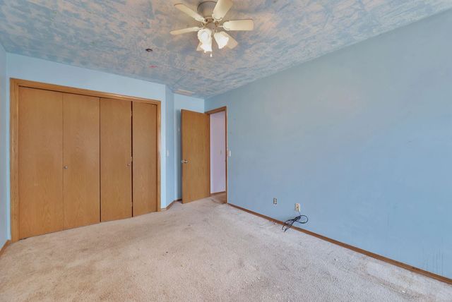 1202 S Stoneybrook Cir, Wichita, KS 67207