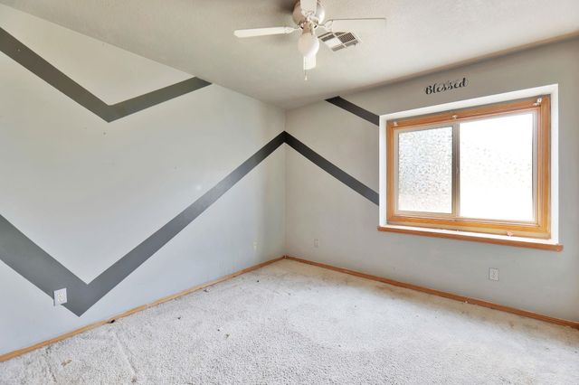 1202 S Stoneybrook Cir, Wichita, KS 67207