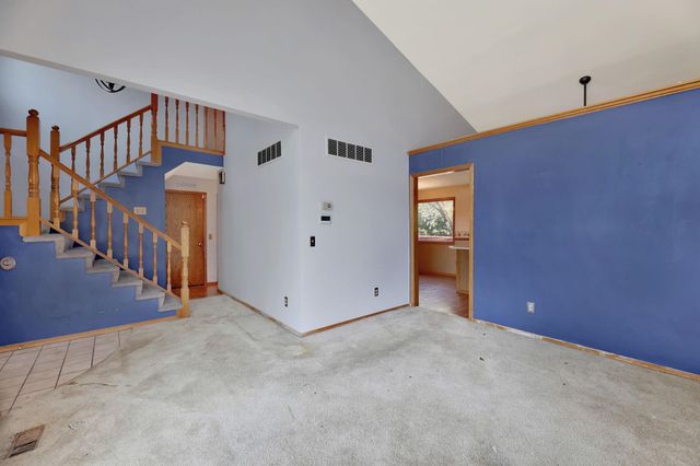 1202 S Stoneybrook Cir, Wichita, KS 67207