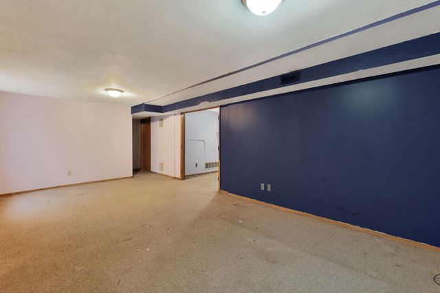 1202 S Stoneybrook Cir, Wichita, KS 67207