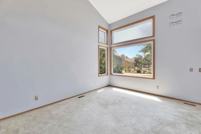 1202 S Stoneybrook Cir, Wichita, KS 67207