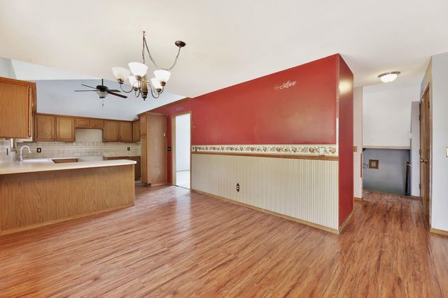 1202 S Stoneybrook Cir, Wichita, KS 67207