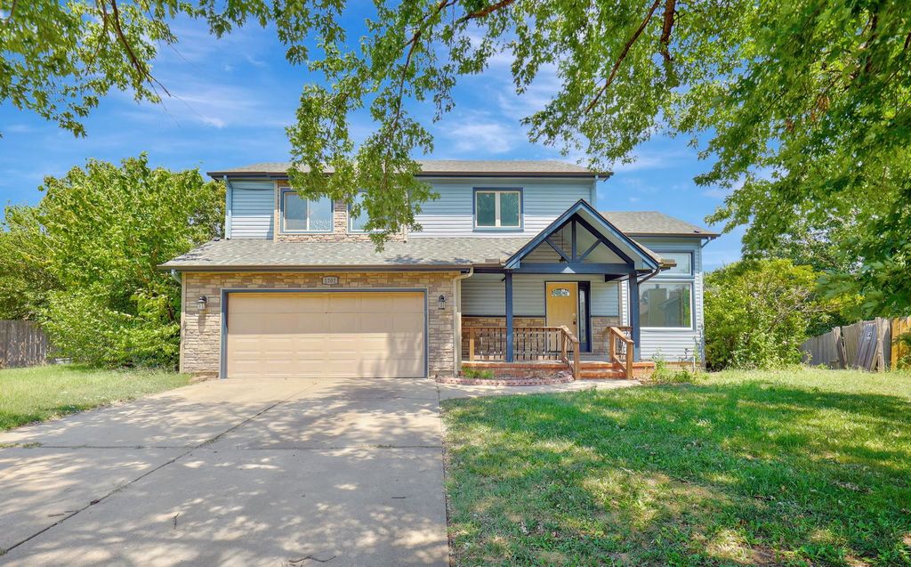 1202 S Stoneybrook Cir, Wichita, KS 67207