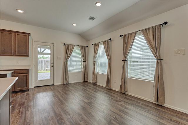 211 Garnett Street, Magnolia, TX 77354