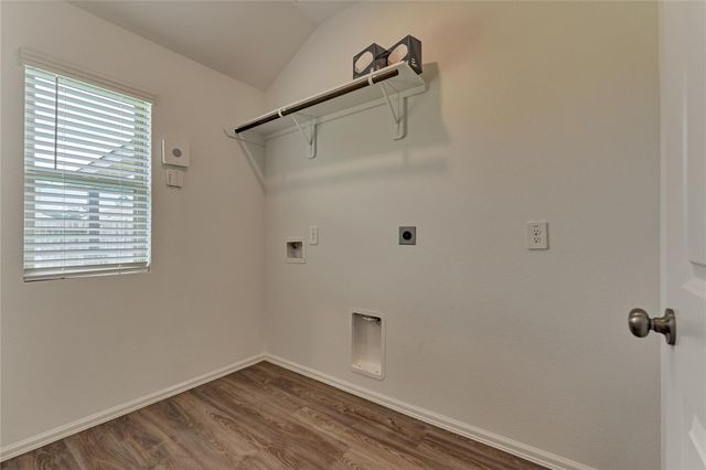 211 Garnett Street, Magnolia, TX 77354