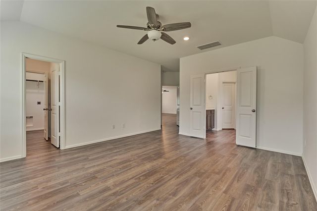 211 Garnett Street, Magnolia, TX 77354