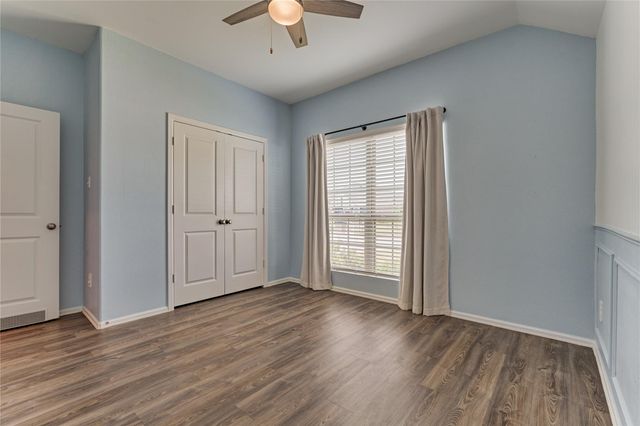 211 Garnett Street, Magnolia, TX 77354