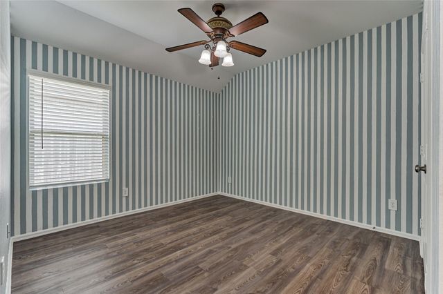 211 Garnett Street, Magnolia, TX 77354