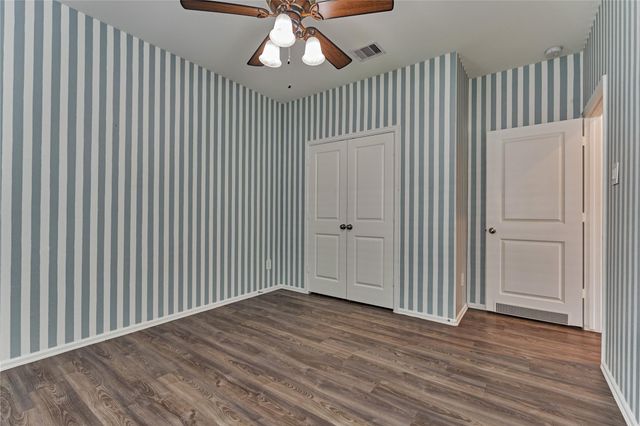 211 Garnett Street, Magnolia, TX 77354