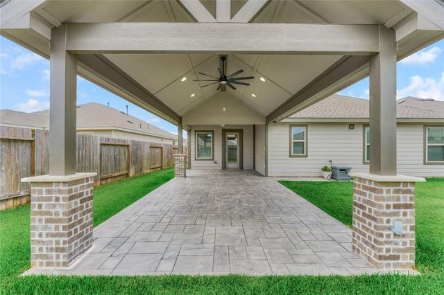 211 Garnett Street, Magnolia, TX 77354