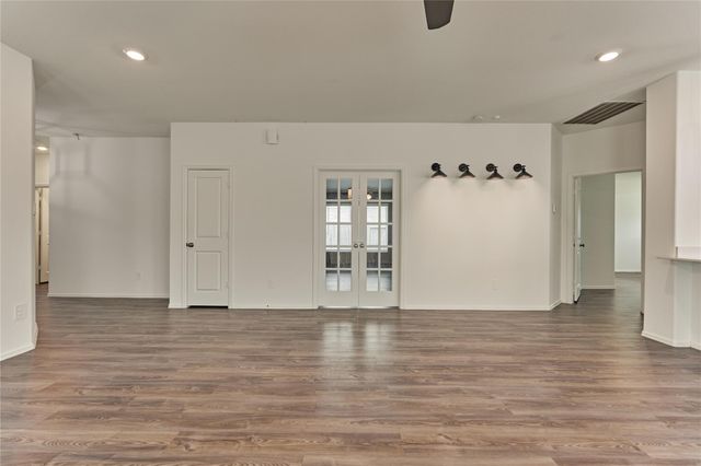 211 Garnett Street, Magnolia, TX 77354