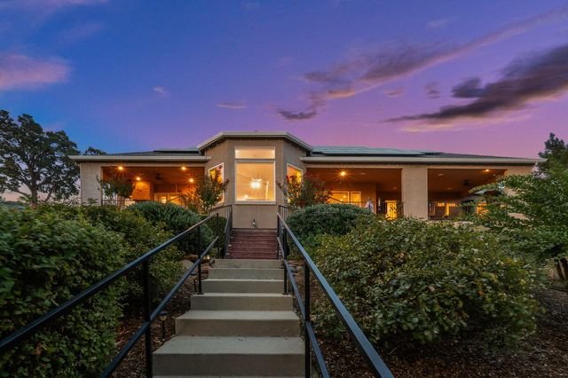 3582 Stone Ridge Place, Redding, CA 96001