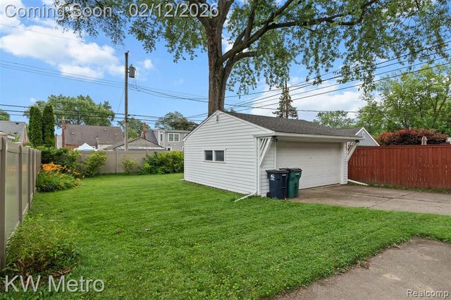 2926 N Altadena Avenue, Royal Oak, MI 48073