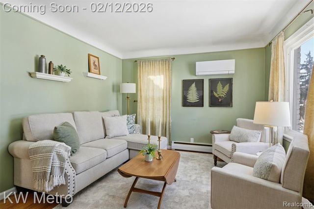 2926 N Altadena Avenue, Royal Oak, MI 48073