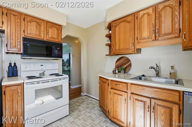 2926 N Altadena Avenue, Royal Oak, MI 48073