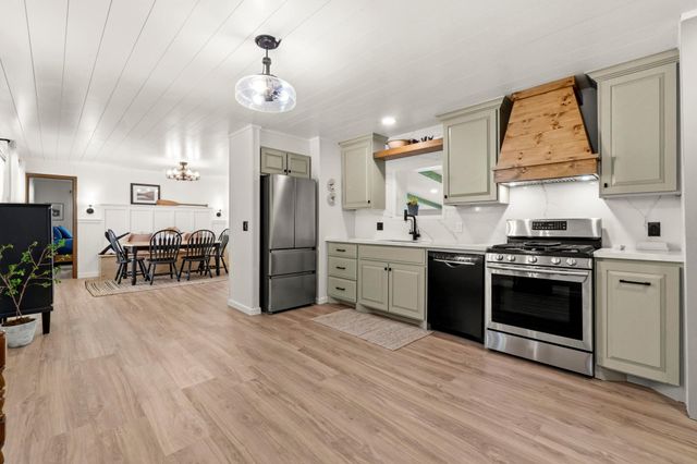 453 Sandy Lane, Onalaska, TX 77360