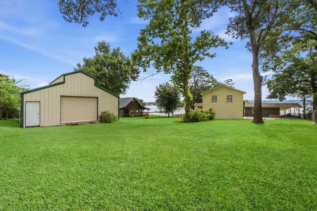 453 Sandy Lane, Onalaska, TX 77360