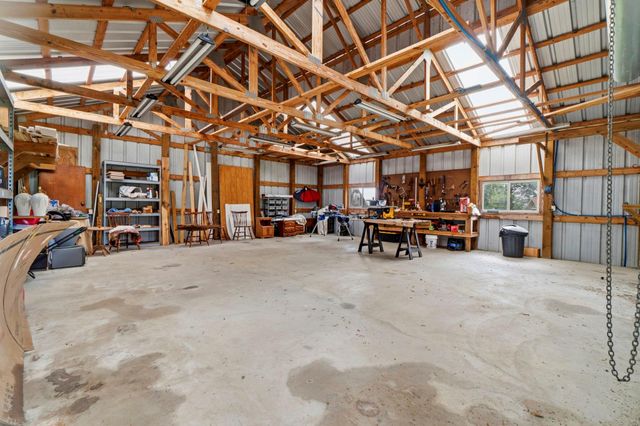 453 Sandy Lane, Onalaska, TX 77360