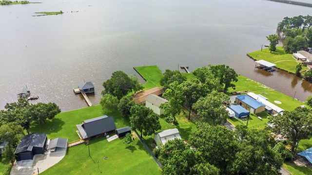 453 Sandy Lane, Onalaska, TX 77360