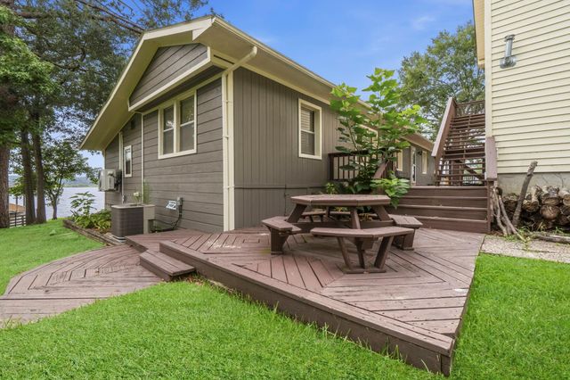 453 Sandy Lane, Onalaska, TX 77360