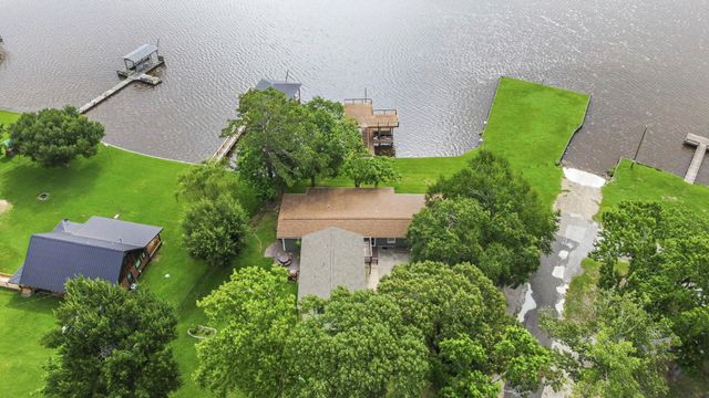 453 Sandy Lane, Onalaska, TX 77360