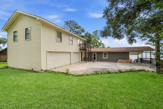 453 Sandy Lane, Onalaska, TX 77360