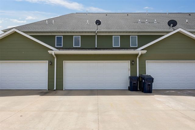 2628 Pinto Ln, Iowa City, IA 52240
