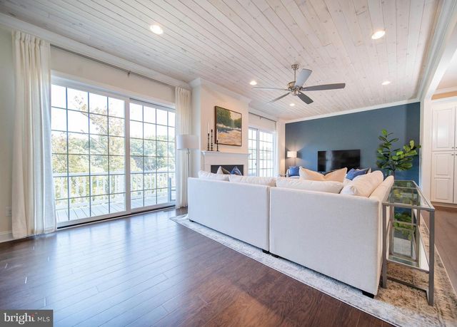 2562 RIDDLE AVE, Wilmington, DE 19806