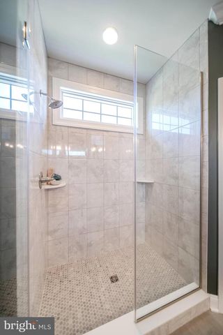 2562 RIDDLE AVE, Wilmington, DE 19806