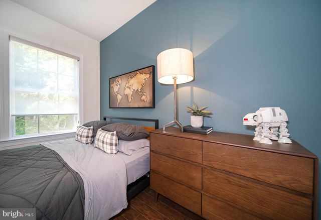 2562 RIDDLE AVE, Wilmington, DE 19806