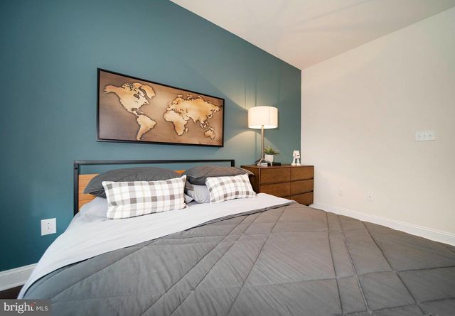 2562 RIDDLE AVE, Wilmington, DE 19806