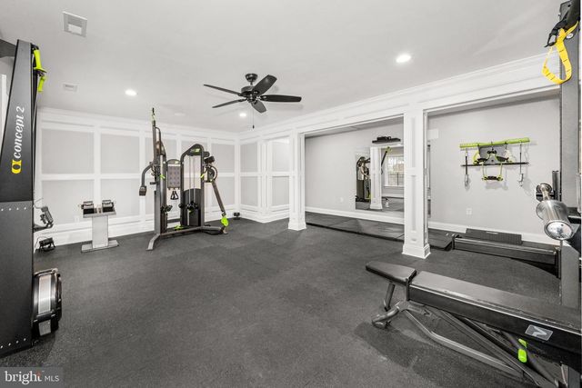 2562 RIDDLE AVE, Wilmington, DE 19806