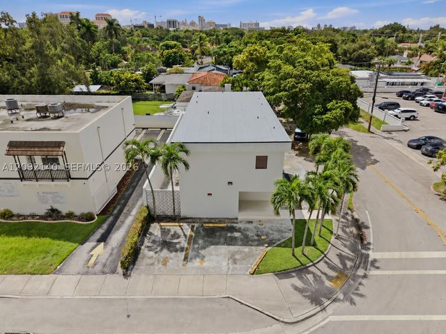 3944 W Flagler St, Miami, FL 33134