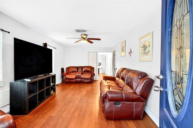 8917 N WILLOW AVENUE, Tampa, FL 33604