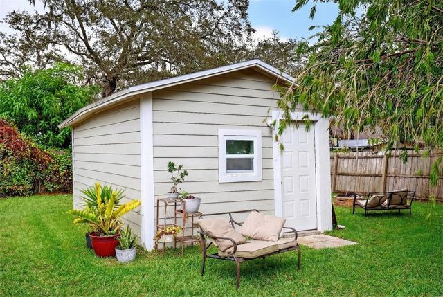 8917 N WILLOW AVENUE, Tampa, FL 33604