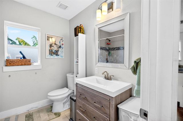 8917 N WILLOW AVENUE, Tampa, FL 33604